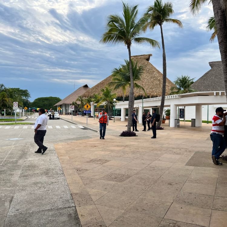 Bahias De Huatulco International Airport