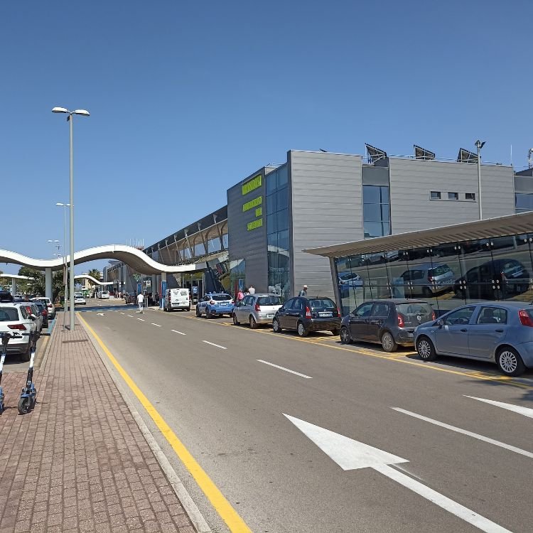 Austrian Airlines BDS Terminal – Brindisi Airport