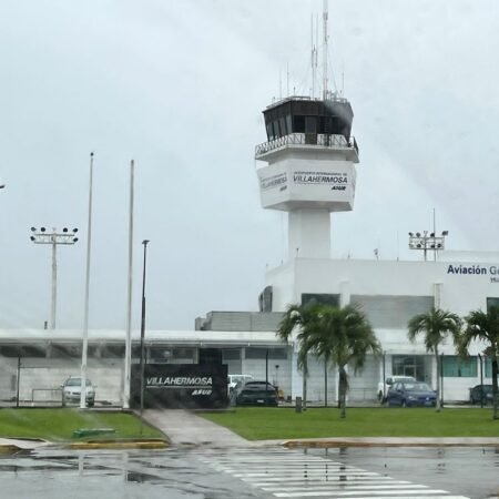 Carlos Rovirosa Perez International Airport