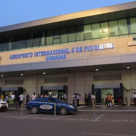 Quatro de Fevereiro International Airport