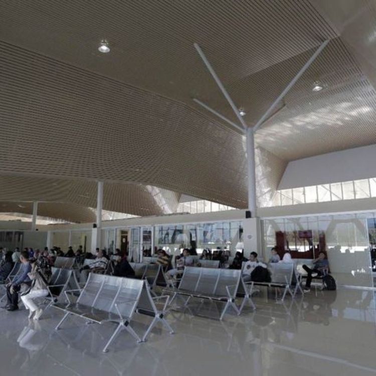 Sultan Muhammad Kaharuddin III Airport